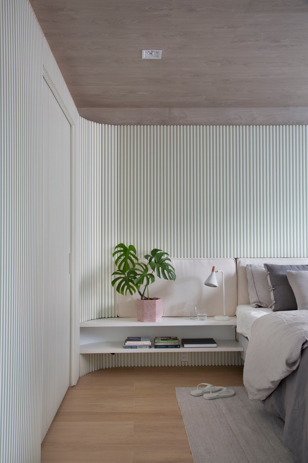 apartamento-de-145-m²-mescla-estilo-escandinavo-e-cultura-japonesa-no-decor (9) apartamento decoracao up3 arquitetura rio de janeiro japandi escandinavo japao quarto casal