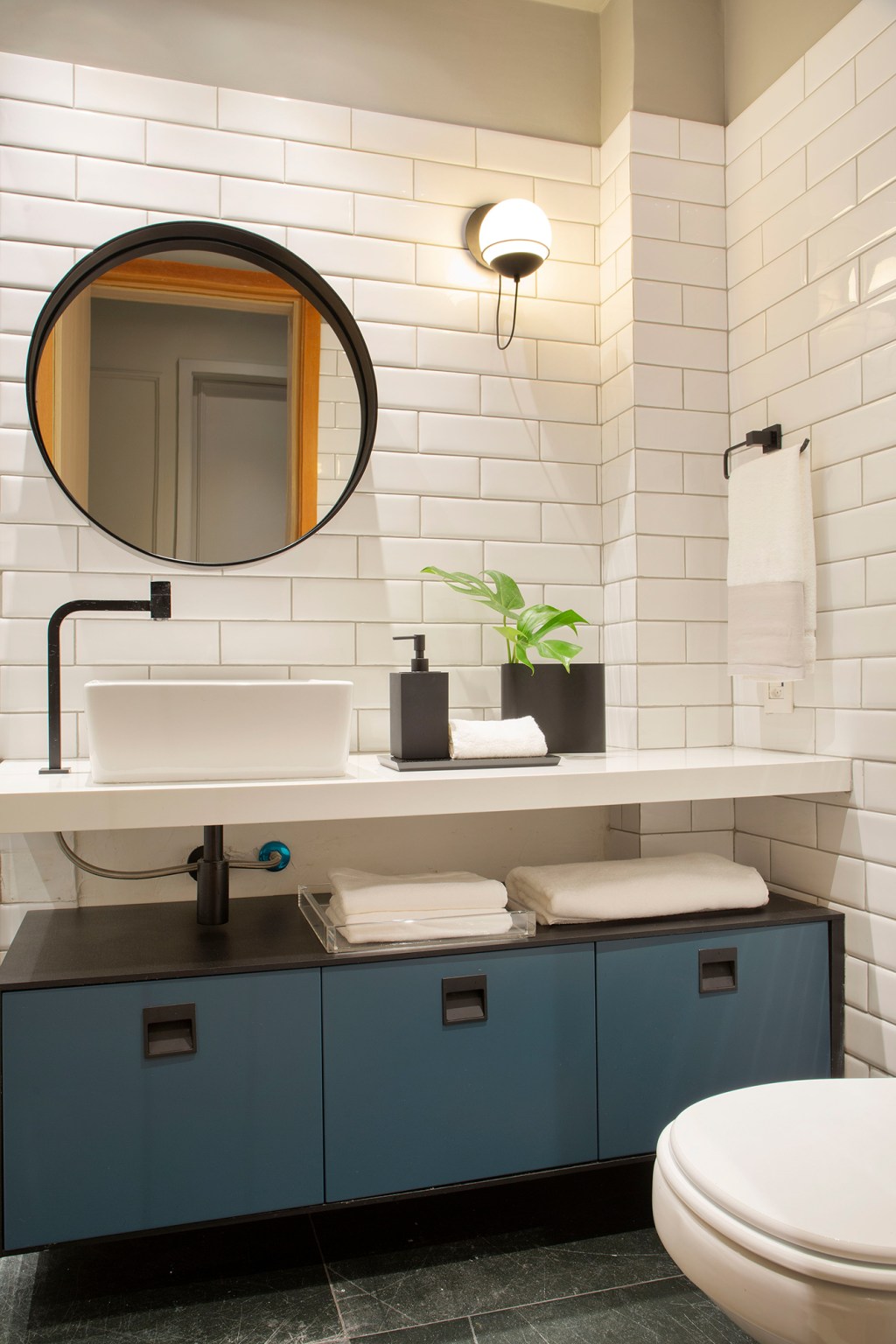 apartamento-escandinavo-industrial-up3-arquitetura (2) apartamento up3 arquitetura escandinavo industrial banheiro subway tiles