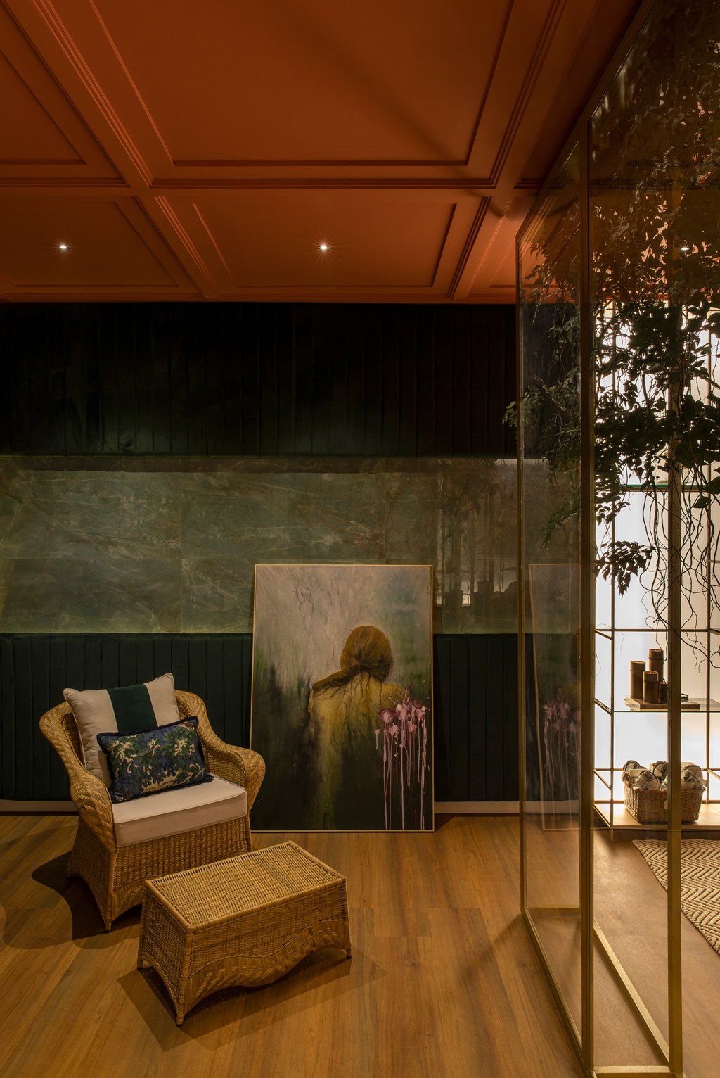 mariane-siqueira-suite-aurora-casacor-ribeirao-preto-2022-credito-felipe-araujo (5) Mariane Siqueira Arquitetura Suíte Aurora CASACOR RIbeirão Preto 2022 quarto poltrona quadro