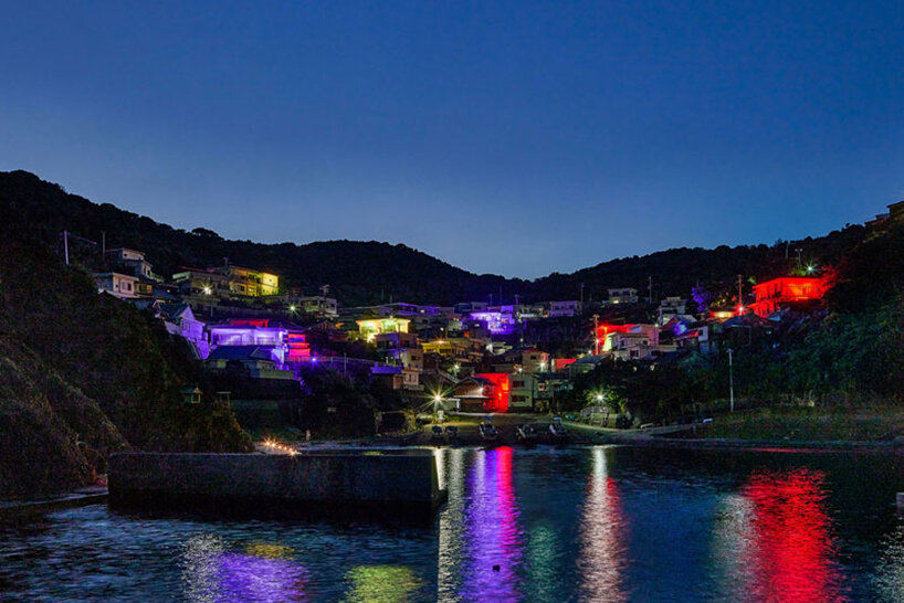 Iluminação poética dá nova vida a “cidade fantasma” no Japão