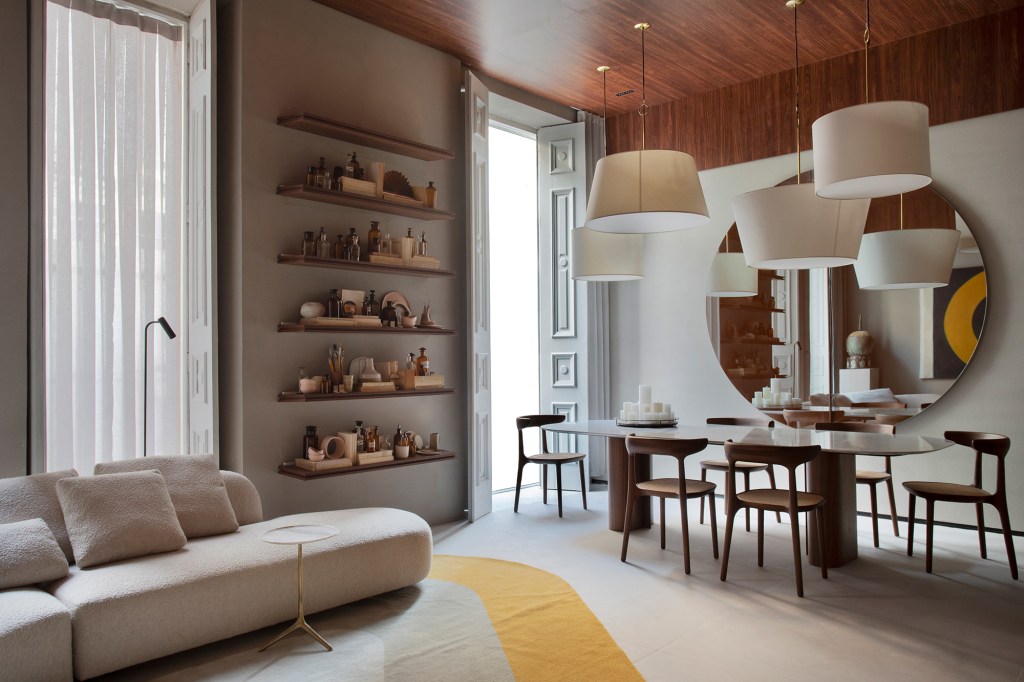 Dubeux Vasconcelos Arquitetura – Oculum Deca Dubeux Vasconcelos Arquitetura Oculum Deca. CASACOR Pernambuco 2022 sala sofa mesa poltrona quadro escultura estar jantar cadeira