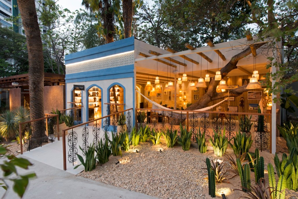 diego-studart-lounge-aracati-casacor-ceara-2022-credito-esdras-guimaraes (1) Diego Studart Lounge Aracati CASACOR Ceará 2022 jardim fachada paisagismo luminaria rede