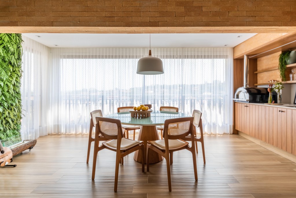 F206 Após reforma, apê de 160m² apresenta mais espaço e conforto aos moradores
