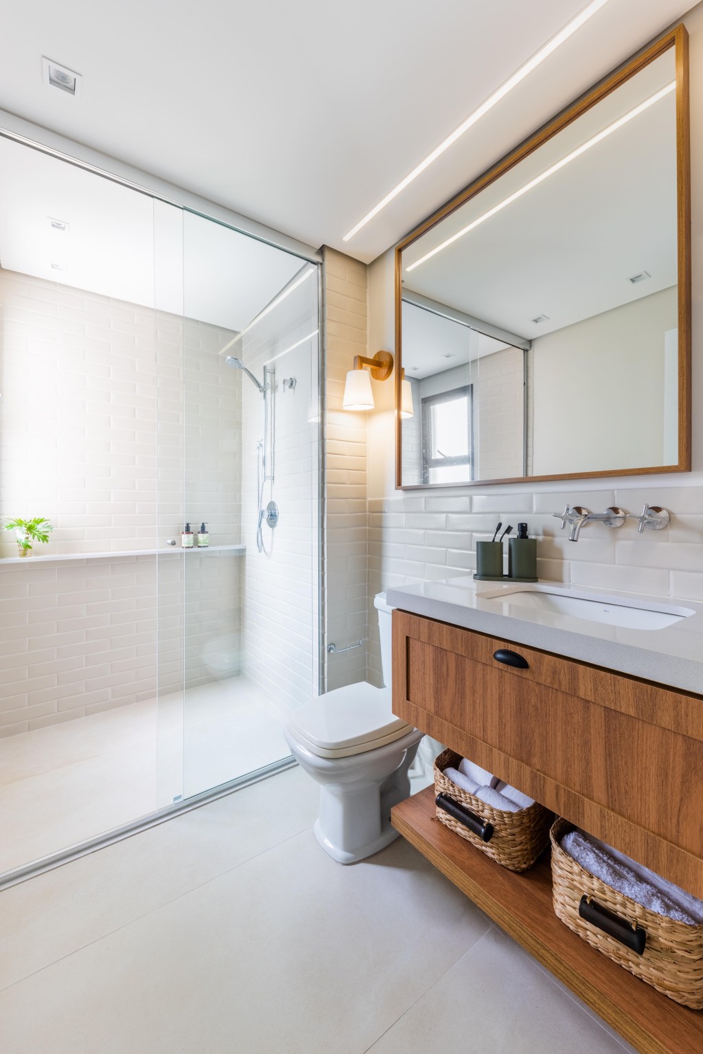 F902 Após reforma, apê de 160m² apresenta mais espaço e conforto aos moradores