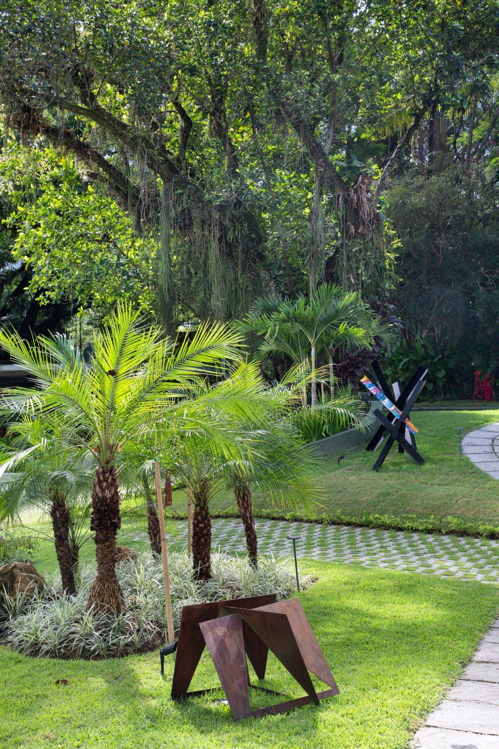 anna-luiza-rothier-cria-um-paisagismo-com-cara-de-casa-no-campo (5) Anna Luiza Rothier paisagismo casa no campo jardim rio de janeiro plantas escultura