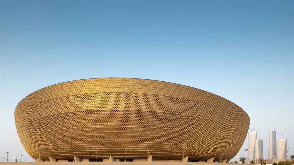 AnyConv.com__qatar-world-cup-lusail-stadium-foster-partners_dezeen_2364_col_2 Estádio Lusail: conheça onde será a partida final da Copa do Mundo 2022