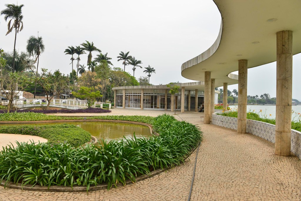 casa-do-baile_foto-pedro-vilela_mtur Complexo Arquitetonico da Pampulha - Casa do Baile, na orla da Lagoa da Pampulha. Foto: Pedro Vilela 20-09-2012 Brasil-Minas Gerais-Belo Horizonte