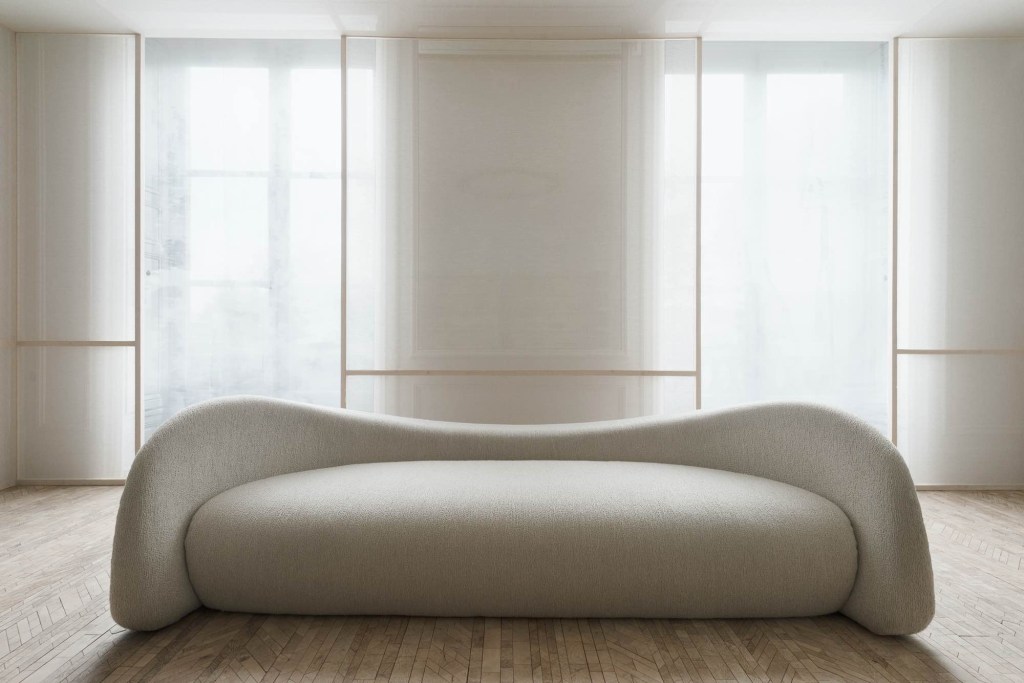 moon-sofa-domeau-peres-1-thumb O sofá Moon, uma das peças de design mais reconhecidas de Raphaël Navot.