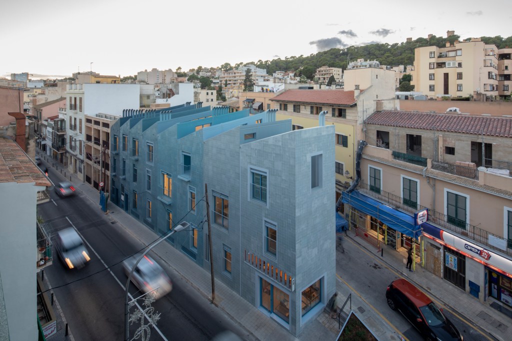 project-gomila-mvrdv-plus-gras-reynes-arquitectos_1 Projeto Gomila, Espanha, sustentabilidade, edifícios coloridos