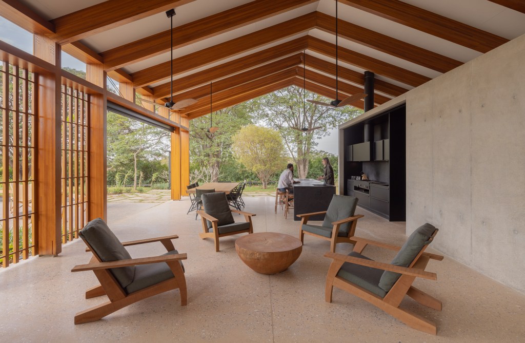 MATTOS-23 Residência Haras Larissa III - casa de campo em L assinada por Gui Mattos Arquitetura