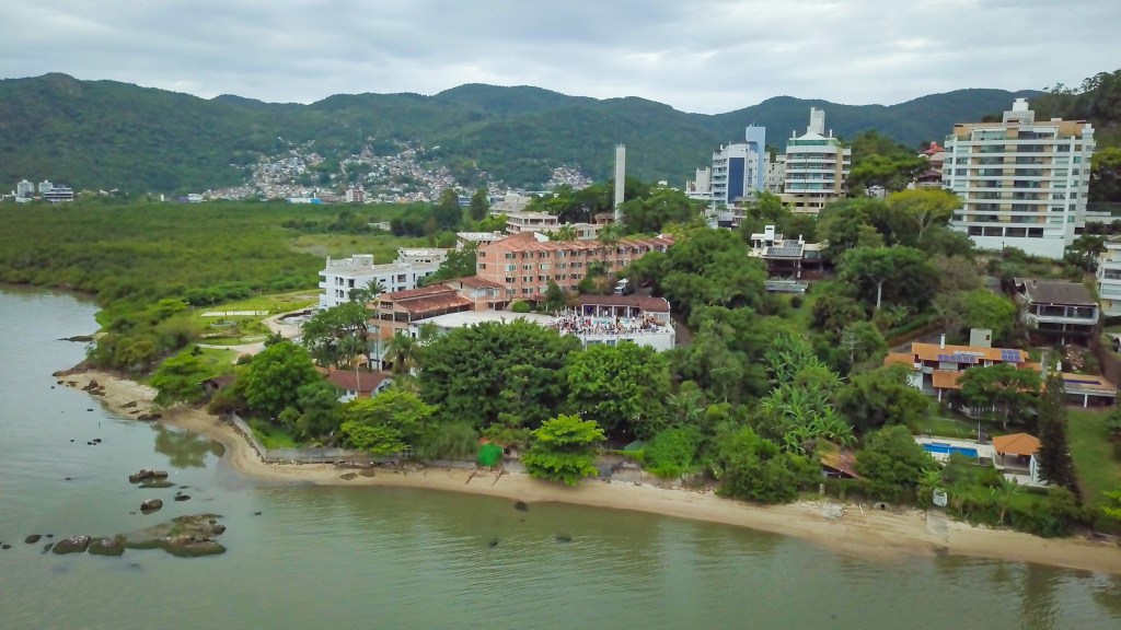 O icônico hotel Maria do Mar é a nova sede da CASACOR Santa Catarina em 2023.