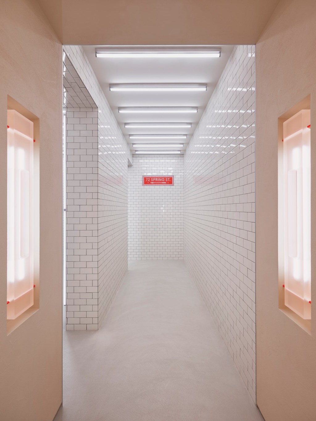 seandavidson_021323_Glossier_72Spring_05 Em NY, nova loja da Glossier tem design orgânico cercado de referências