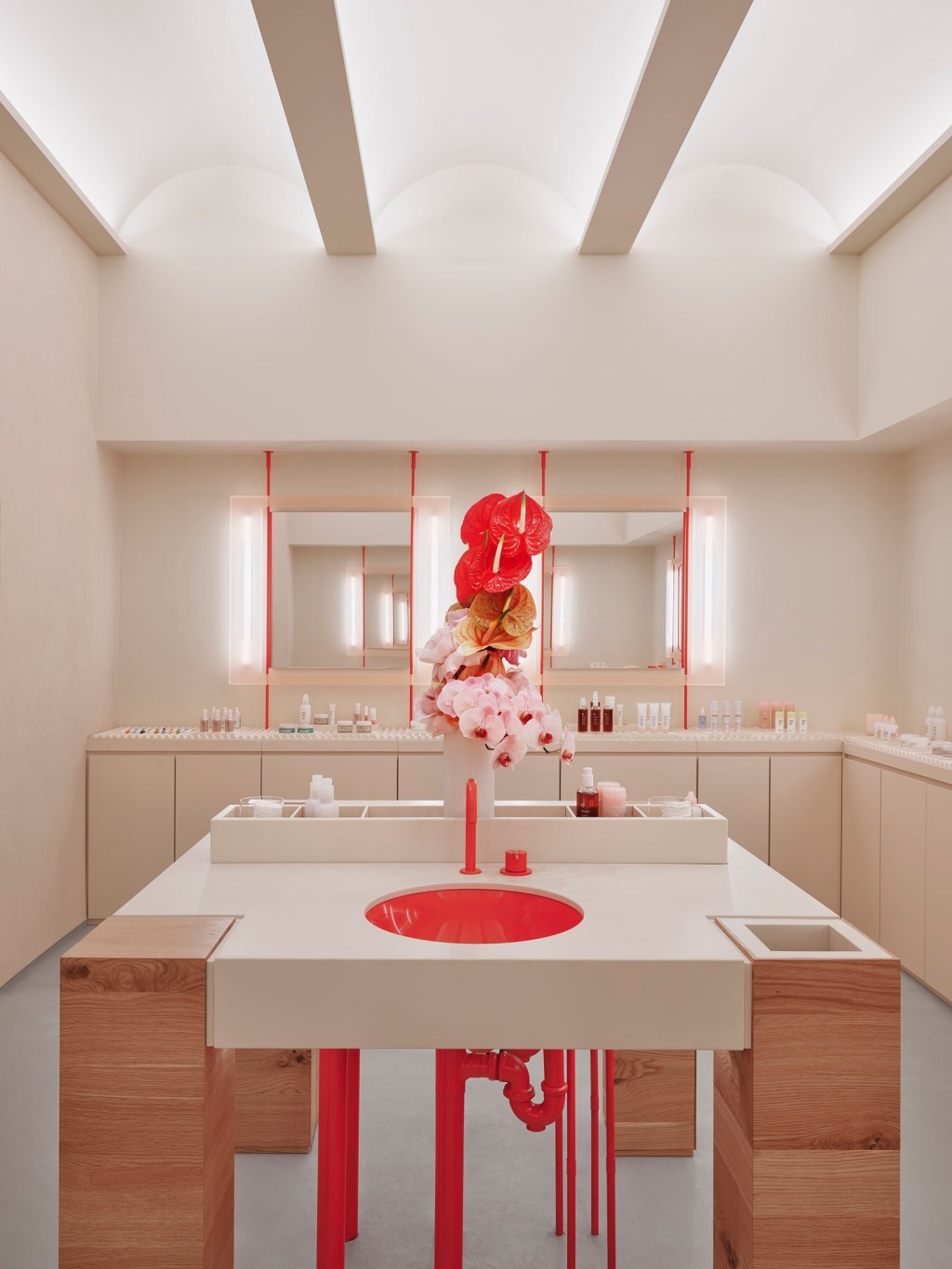 seandavidson_021323_Glossier_72Spring_07 Em NY, nova loja da Glossier tem design orgânico cercado de referências