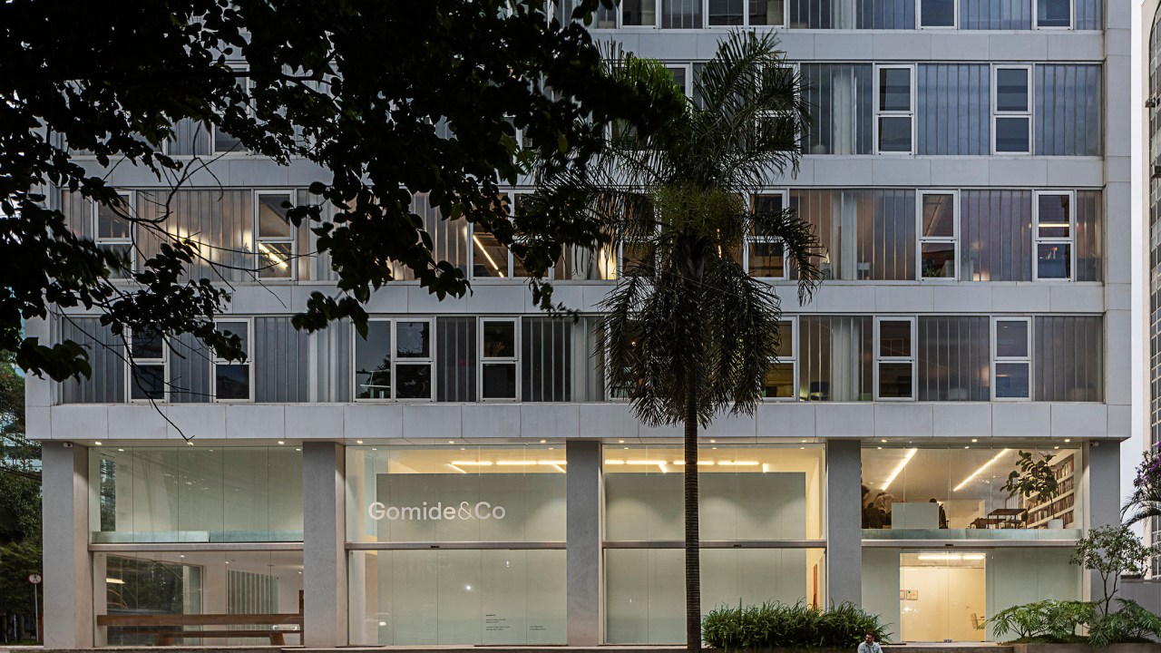 Exposição individual "Não vejo a hora", de Lenora de Barros, inaugura nova sede da Gomide&Co na Avenida Paulista.