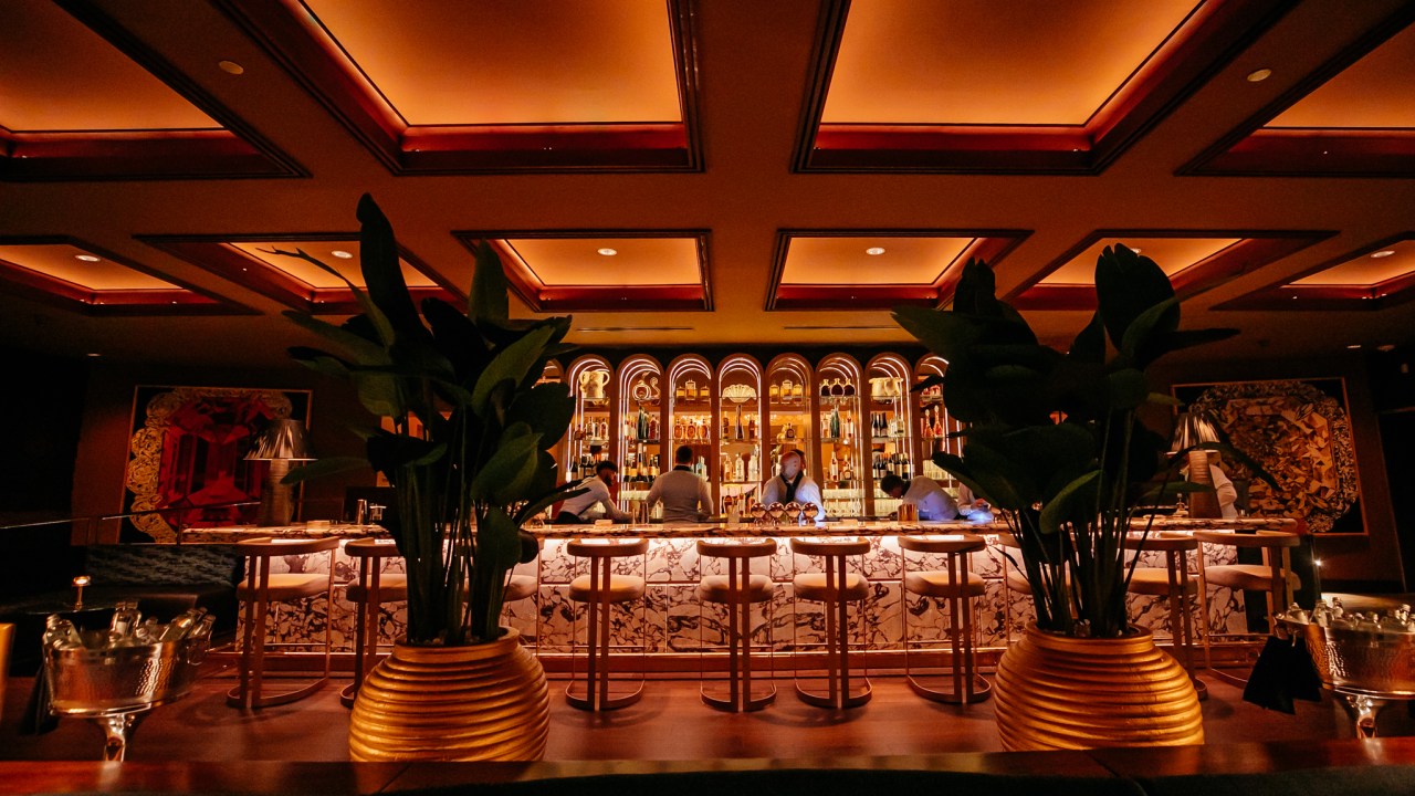 Teatro histórico, restaurante de luxo, restaurante em Miami, Restaurante Queen