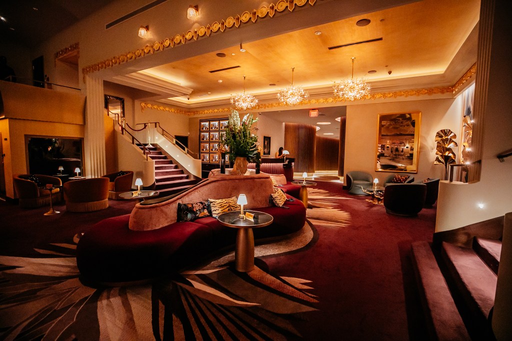 Copy of QUEEN 19 jan 2023 013 Teatro histórico, restaurante de luxo, restaurante em Miami, Restaurante Queen