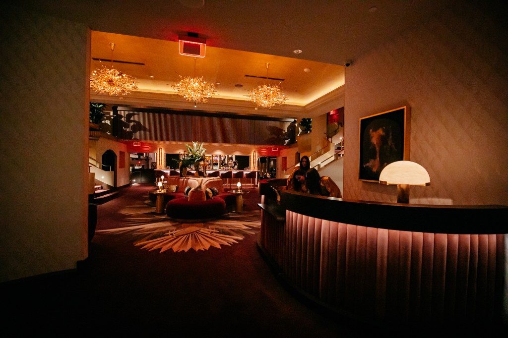 Copy of QUEEN 19 jan 2023 355 Teatro histórico, restaurante de luxo, restaurante em Miami, Restaurante Queen