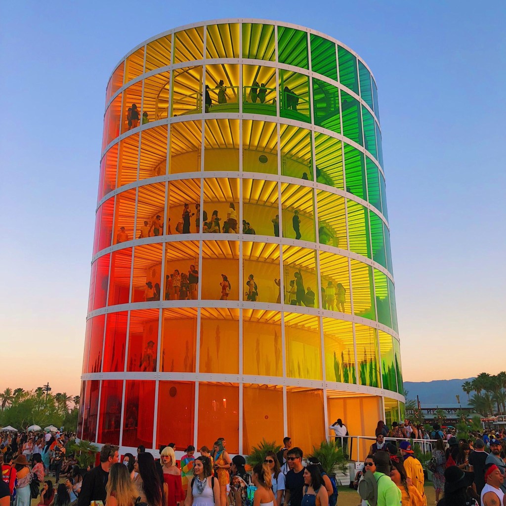 Coachella 2023- 1 Coachella 2024: confira as instalações de arte que vão ilustrar o festival!