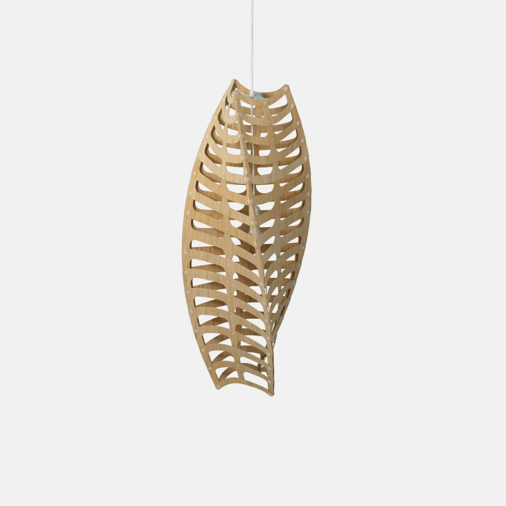 Tui-Vertical-Bamboo-SML Junto com a sua coleção Coral, David Trubridge está de volta ao Salon del Mobile 2023