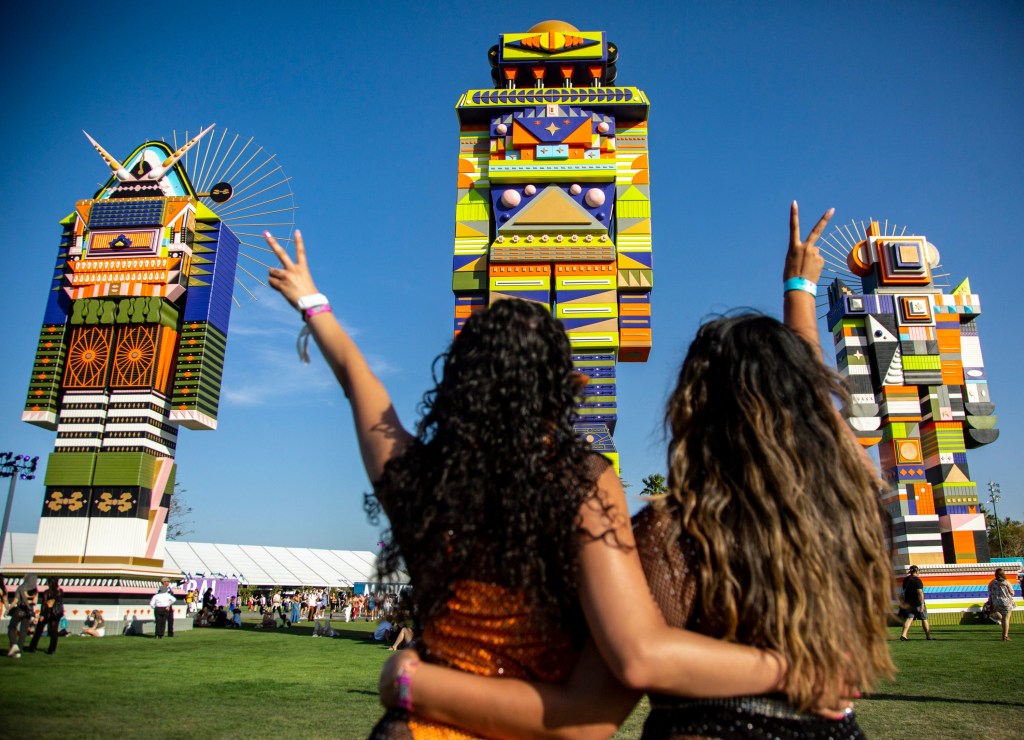 c90b70da-0c25-417c-b783-e0d96e9f0626-20230414_CoachellaArtInstallations_001 Coachella 2023: conheça as instalações de arte que preenchem o festival