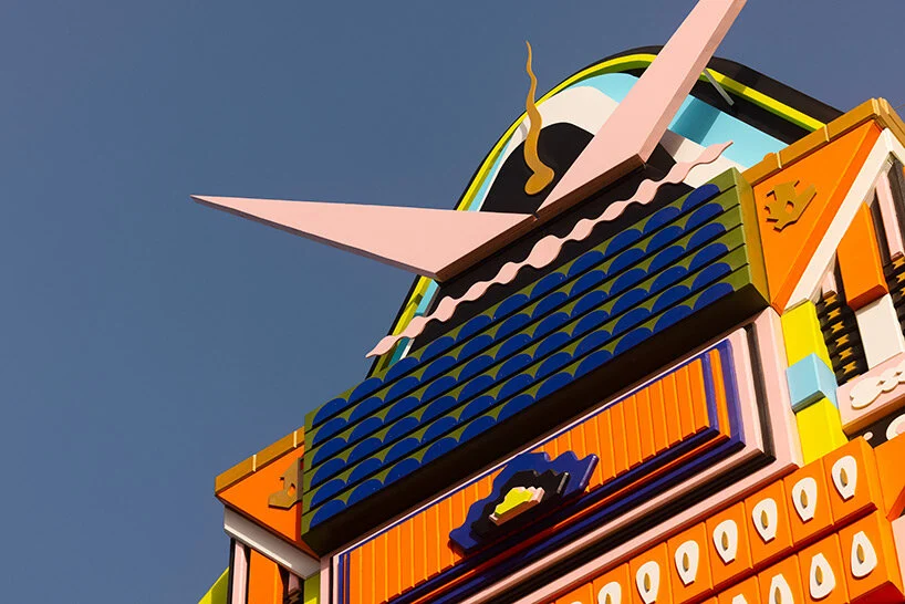 coachella-2023-art-installations-world-fresh-colorful-architectural-beacons-designboom-gallery-10 (1) Coachella 2023: conheça as instalações de arte que preenchem o festival