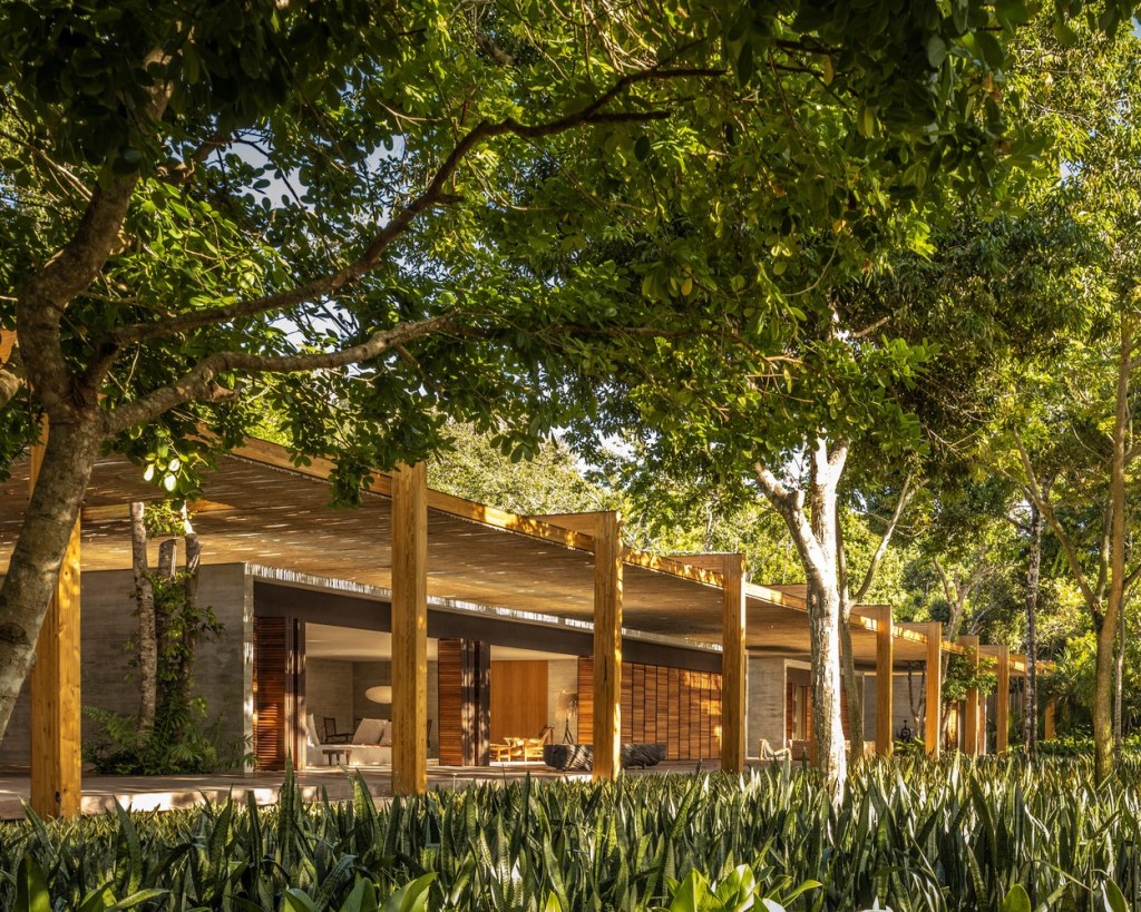 mk27_casa_na_areia_fernando_guerra_Medium__(FI) Projeto paisagístico por Isabel Duprat /