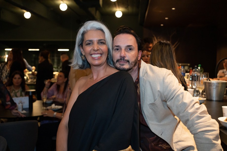 Simone Grangeiro e Ricardo Pesuto.