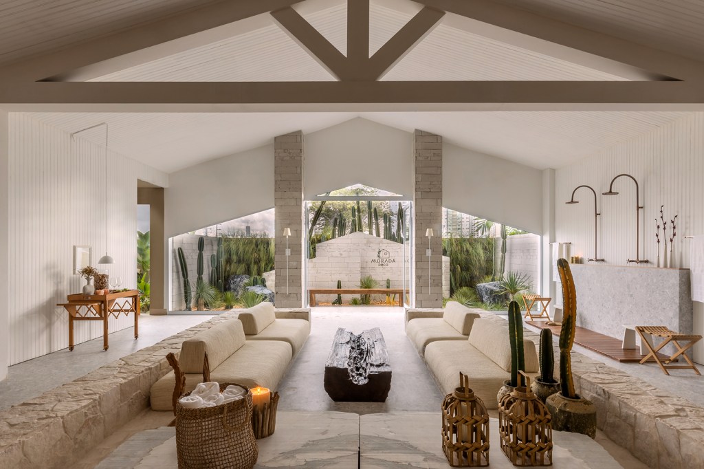 Morada Deca é um lar atemporal que abriga o reencontro de corpo e alma