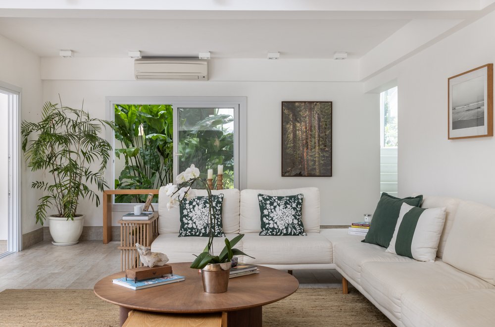 0739785bx Escritório STAL Arquitetura, de Alessandra Pinho e Stella Teixeira, assina casa de 600m², no Guarujá, litoral paulista.
