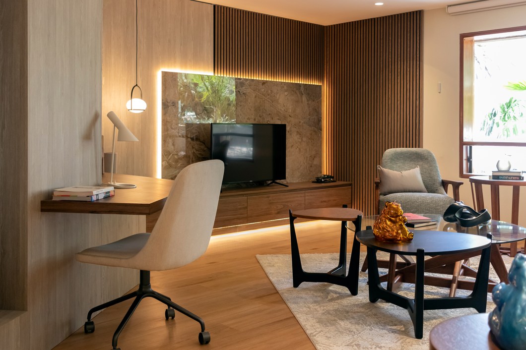 Dof Arquitectos - Habitáculo Zen. Pensado e desenhado para um homem solteiro com um gosto muito pessoal pela arte, música, natureza e introspecção, a proposta tem uma atmosfera serena cuja principal premissa é gerar uma experiência sensorial que não se reduza a um nível visual, mas que sons, aromas e texturas também façam parte do projeto. Dof Arquitectos - Habitáculo Zen. Pensado e desenhado para um homem solteiro com um gosto muito pessoal pela arte, música, natureza e introspecção, a proposta tem uma atmosfera serena cuja principal premissa é gerar uma experiência sensorial que não se reduza a um nível visual, mas que sons, aromas e texturas também façam parte do projeto.