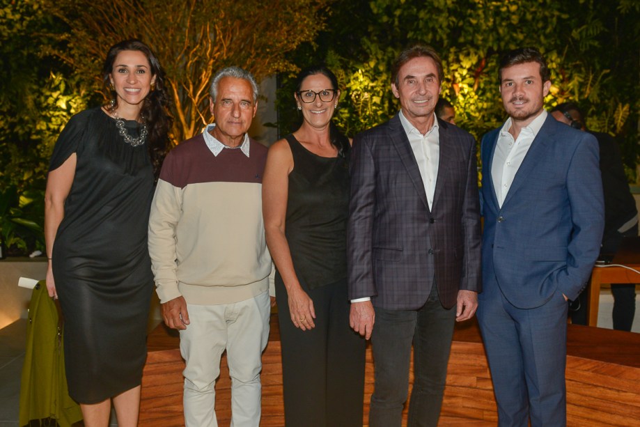 Graziela de Caroli, Luiz e Francis Bernardo, Jaimes Almeida Junior e André Secchin.