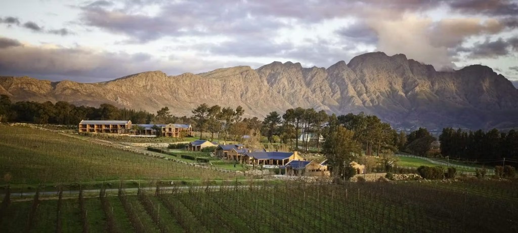 La-residence-https—wp.theroyalportfolio.com-app-uploads-2022-06-bh-110617-LaRes-1424-B-scaled La Residence- Franschhoek, África do Sul