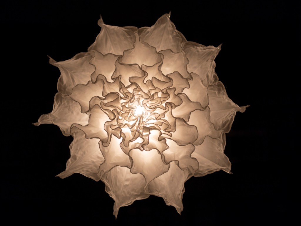 esculturas-que-semexem-instalacoes-luminosas-mostra-ccbb-sp (3) Esculturas que se mexem e instalações luminosas marcam mostra no CCBB SP