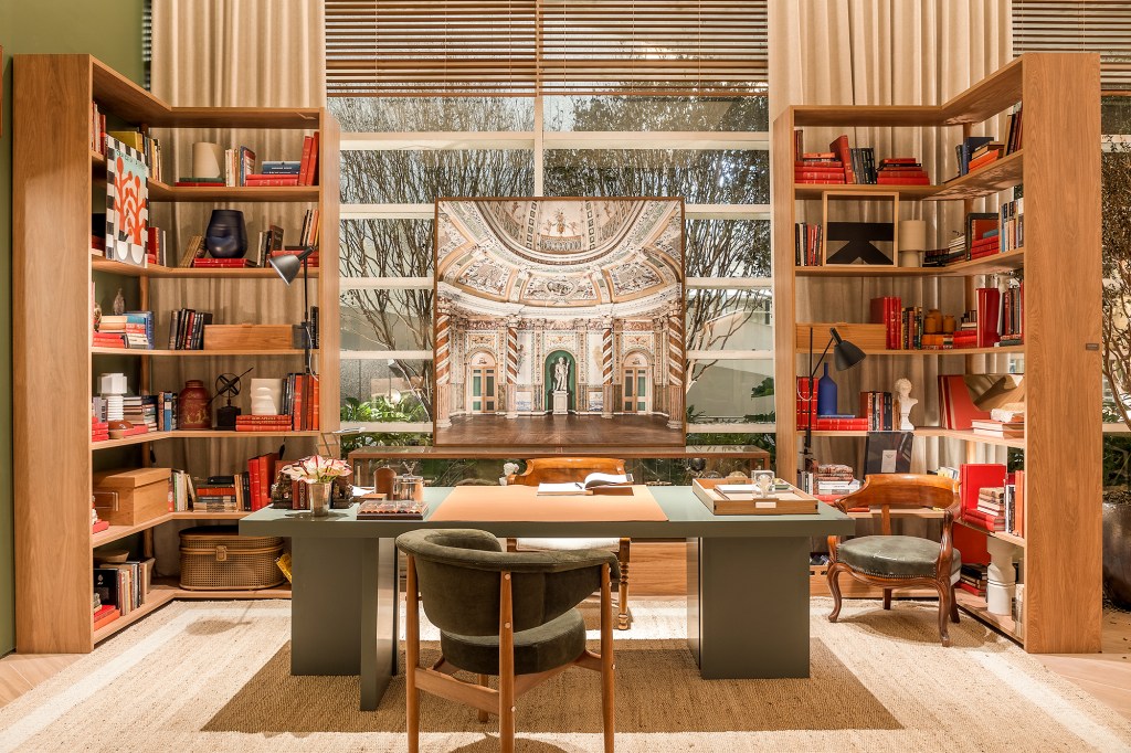 casacor-sp-paineis-amadeirados-conforto-aconchego-loft-270-m2-paola-ribeiro-credito-rafael-renzo Painéis amadeirados criam conforto e aconchego neste loft de 270 m²