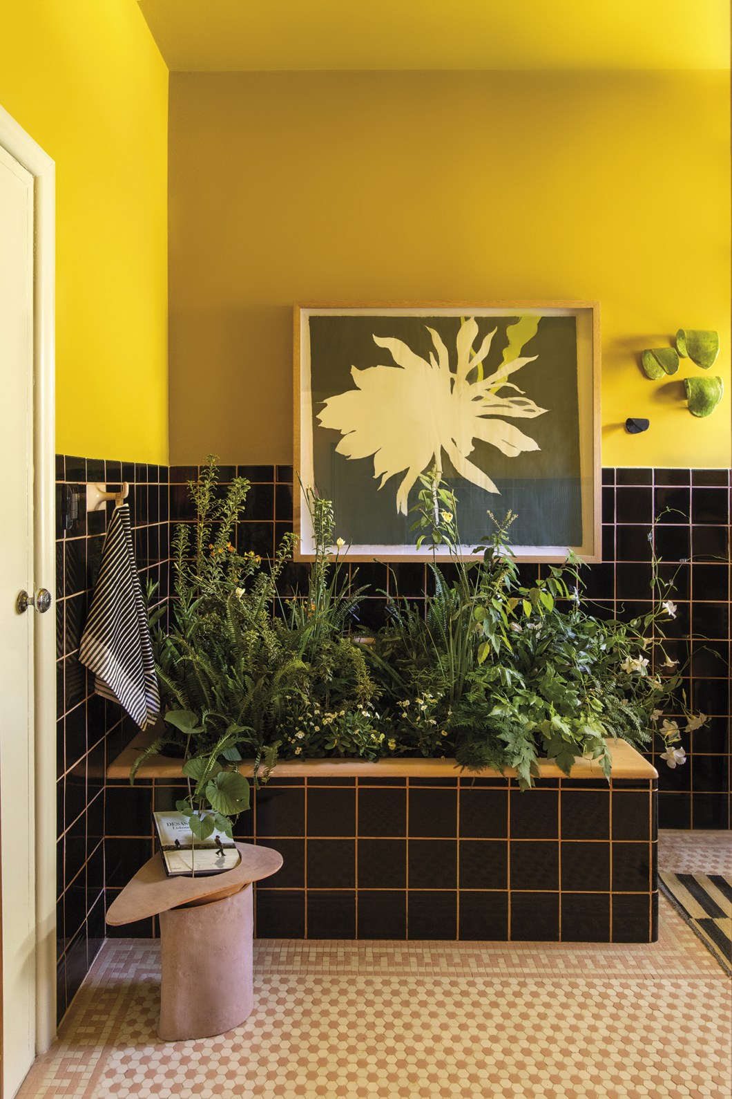 Isabela Bethonico e Studio Tertúlia - Quarto de banho: Rosa ou Qualquer coisa que faça quase sentir. Projeto da CASACOR Minas Gerais 2023. Isabela Bethonico e Studio Tertúlia - Quarto de banho: Rosa ou Qualquer coisa que faça quase sentir. Projeto da CASACOR Minas Gerais 2023.