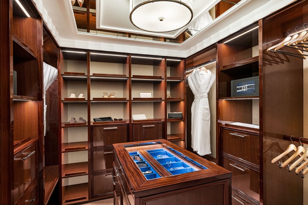suites-maritimas-decor-luxuoso-ralph-lauren-home (3) Suítes marítimas ganham décor luxuoso assinado por Ralph Lauren Home
