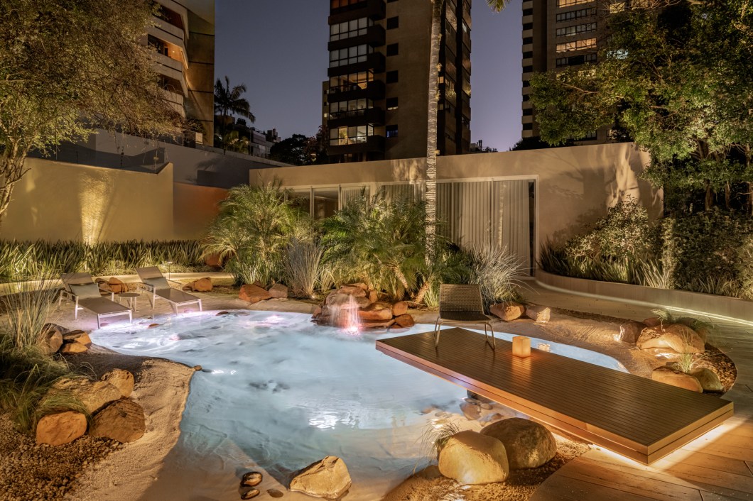 Fernando Thunm - Pool Garden Hidrotec. Projeto da CASACOR Rio Grande do Sul 2023. Fernando Thunm - Pool Garden Hidrotec. Projeto da CASACOR Rio Grande do Sul 2023.