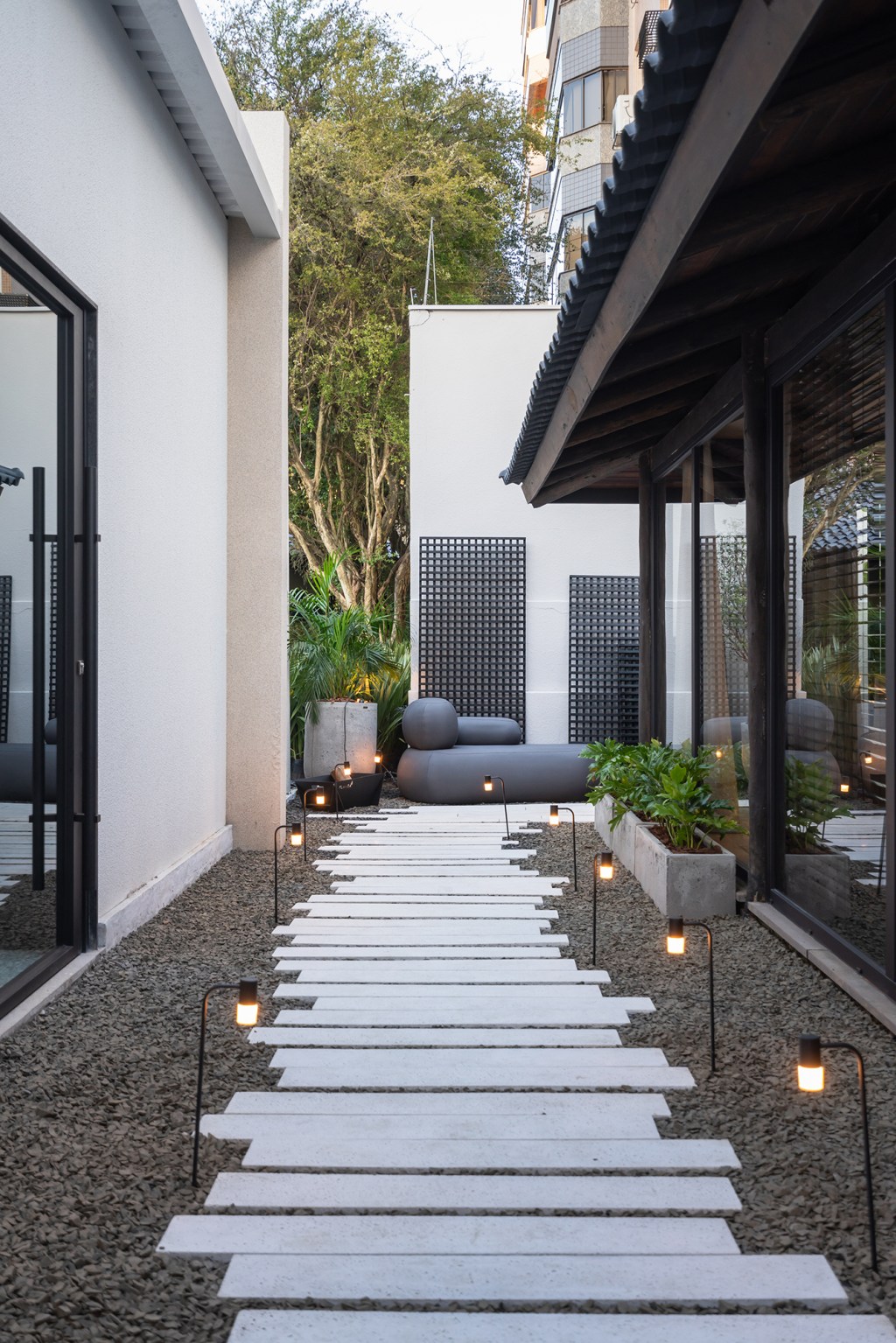 patricia-pasini-arquitetura-casa-serra-fogo-casacor-rio-grande-do-sul-2023-credito-cristiano-bauce (21) Patricia Pasini Arquitetura - Casa Serra e Fogo. Projeto da CASACOR Rio Grande do Sul 2023.