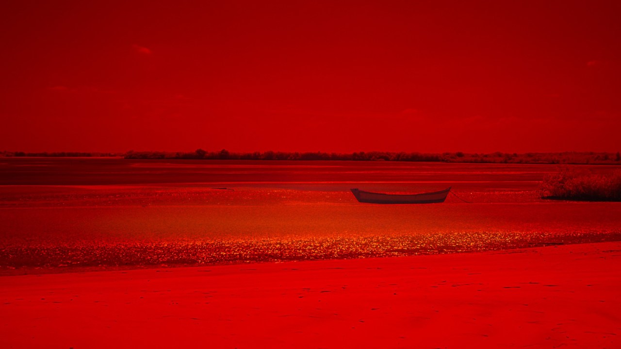 Fotógrafo Ed Beltrão lança o calendário Bahia, ensaio sutil.