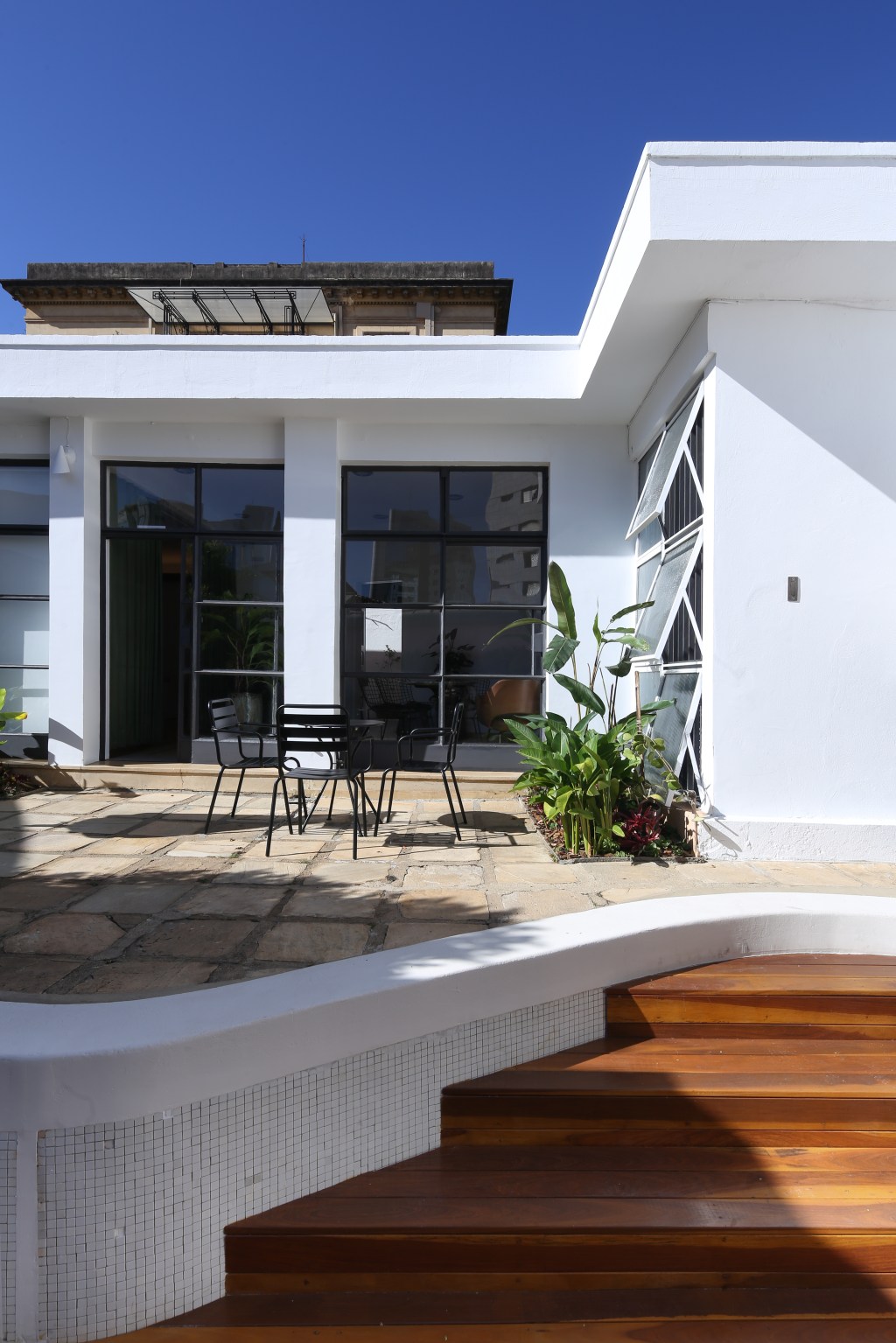 PÁTIO_O ATELIÊ DE CERÂMICA (DIVULGAÇÃO) Ateliê de Cerâmica ganha novo endereço modernista em BH