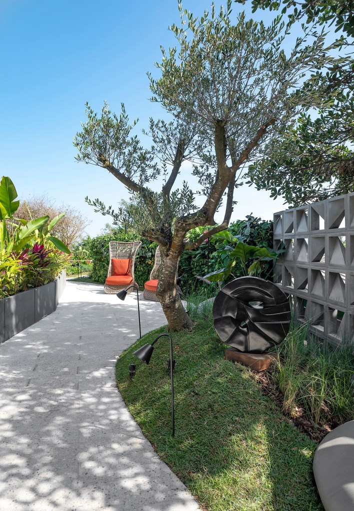 escritorio-le-notre-paisagismo-terraço-floema-casacor-santa-catarina-2023-credito-lio-simas-(3) Escritório Le Notre Paisagismo - Terraço Floema. Projeto da CASACOR Santa Catarina 2023.