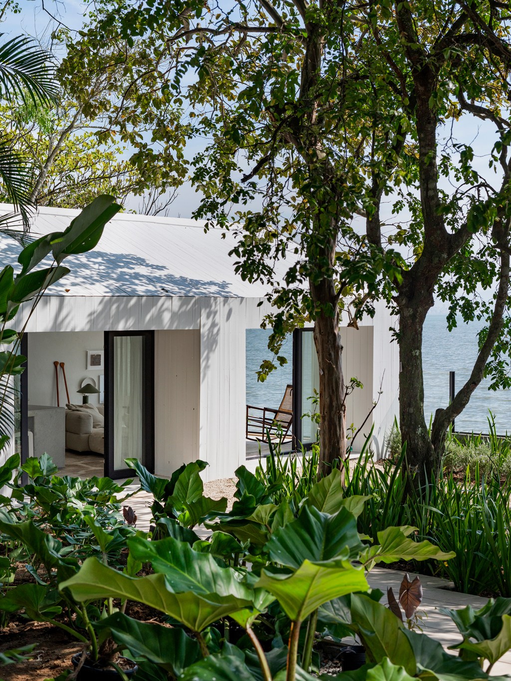 studio-gabriel-bordin-casa-brisa-casacor-santa-catarina-2023-credito-lio-simas–(1) Studio Gabriel Bordin - Casa Brisa. Projeto da CASACOR Santa Catarina 2023.