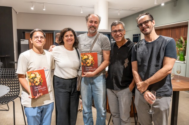 Lucas Pontes, Carla Pontes, Ricardo Zagallo, Pedro Ariel e Breno Lago. Lucas Pontes, Carla Pontes, Ricardo Zagallo, Pedro Ariel e Breno Lago.