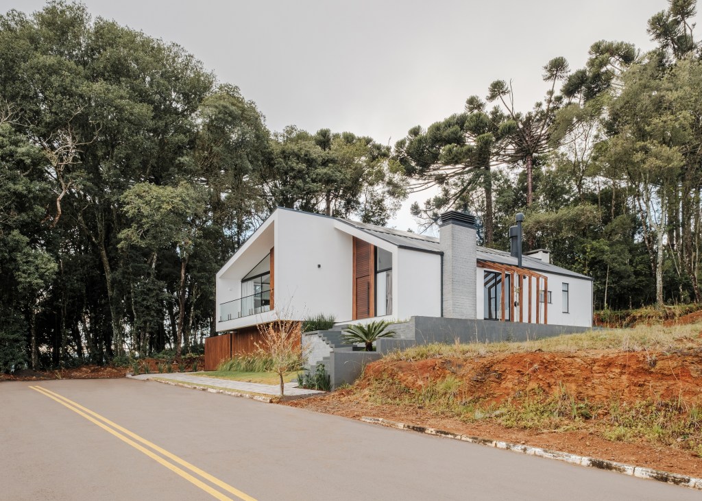 Projeto Casa Trapézios Casa Trapézios de 170 m², assinada pelo Studio KUNZ,
