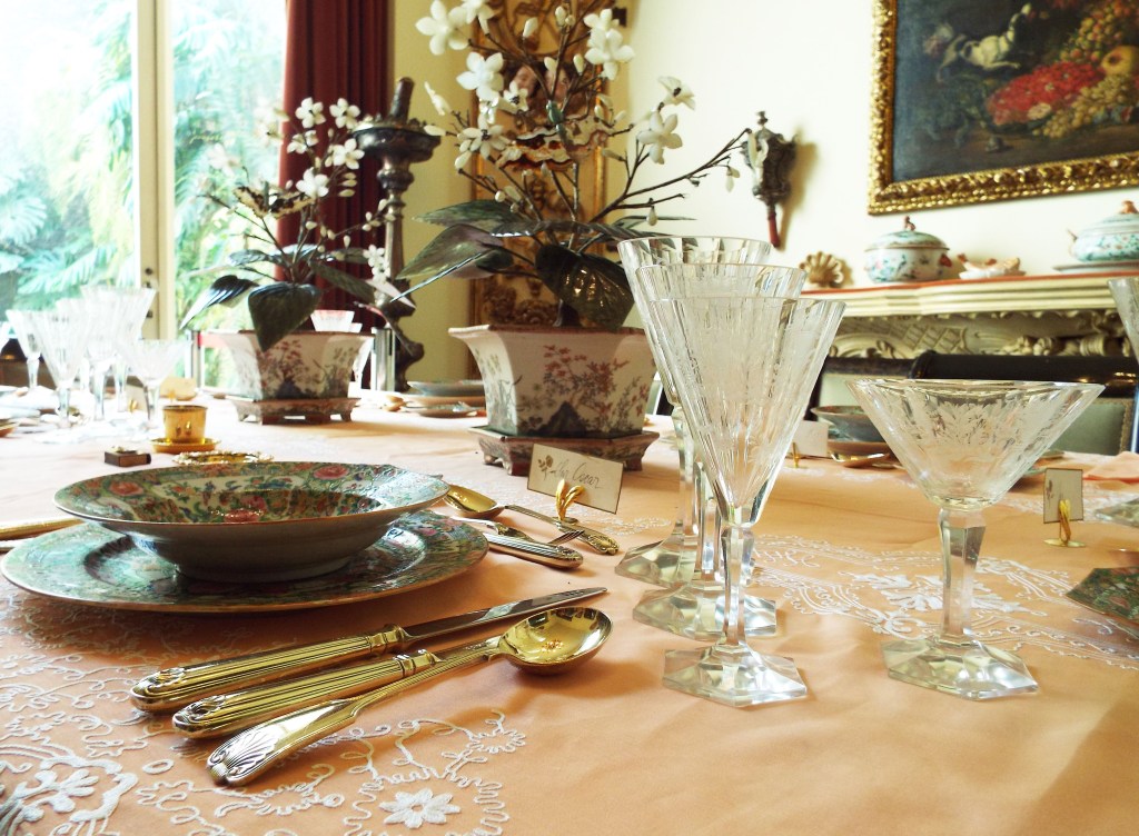 Mostra reproduz a mesa dos requintados jantares da Casa Museu Ema Klabin