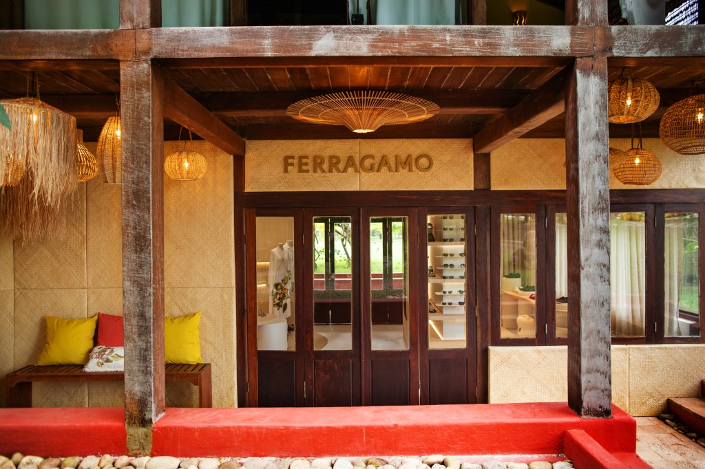 Ferragamo abre loja pop-up inédita em Trancoso, na Bahia
