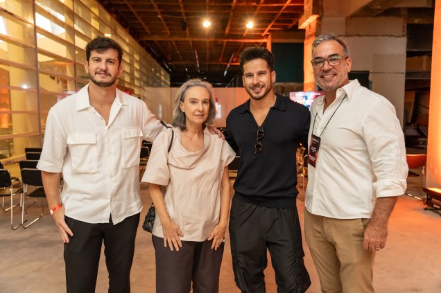 Caio Carvalho, Livia Pedreira, Carlos Carvalho e Cadu Torres.