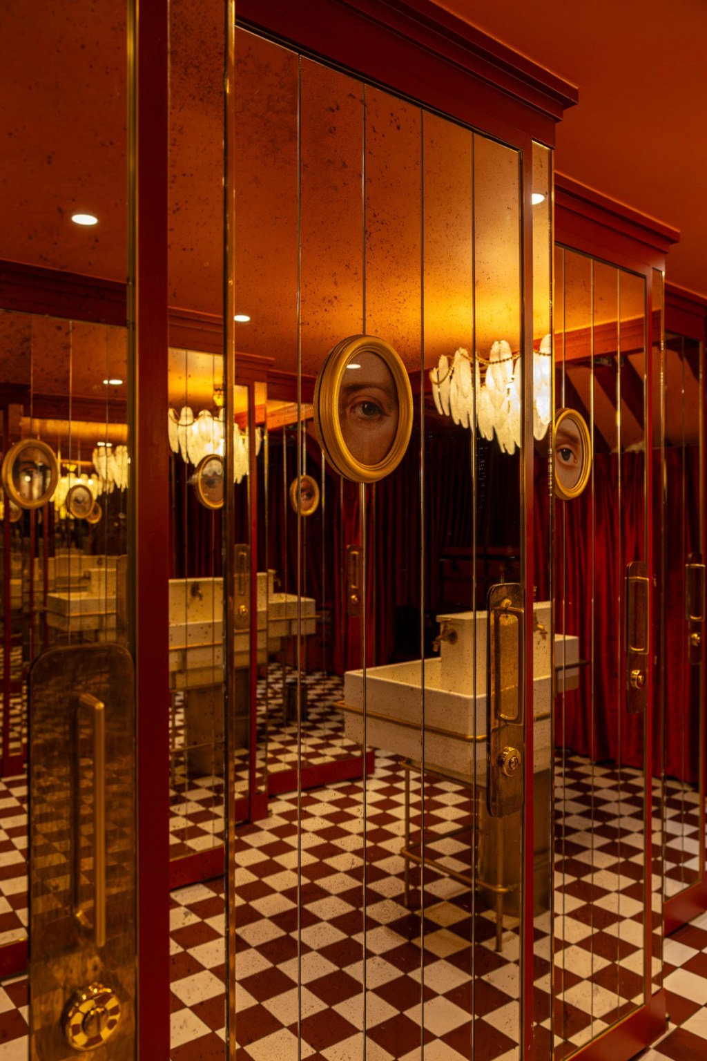 brasserie-des-pres-restaurant-interiors-paris-france-b3-designers-extra_dezeen_2364_col_3-scaled restaurante no bairro Quartier Latin de Paris