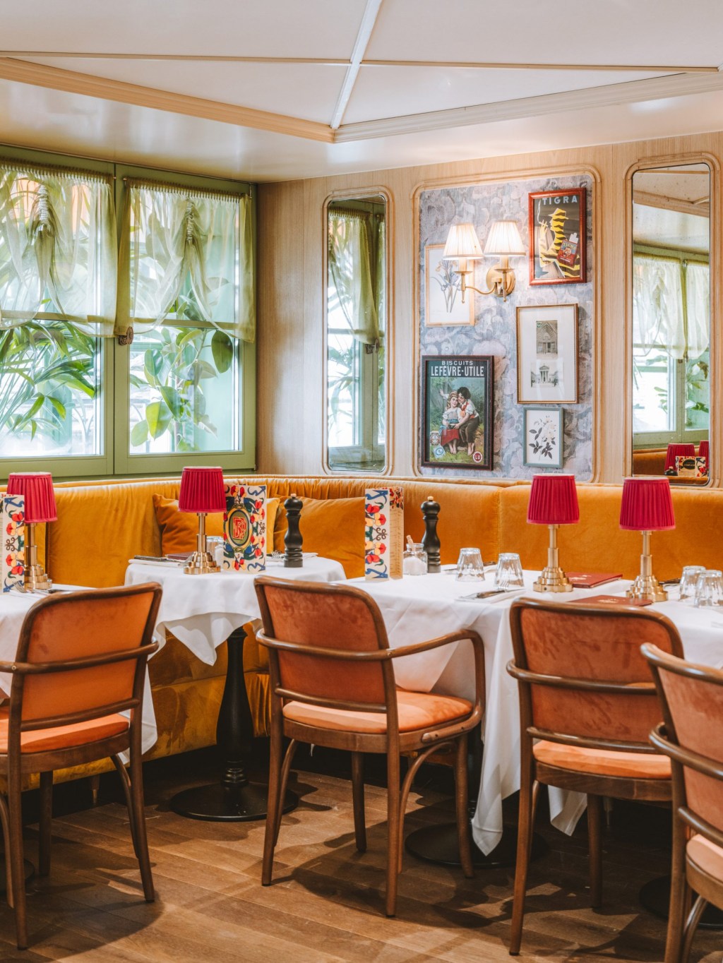 brasserie-des-pres-restaurant-interiors-paris-france-b3-designers_dezeen_2364_col_7-scaled restaurante no bairro Quartier Latin de Paris