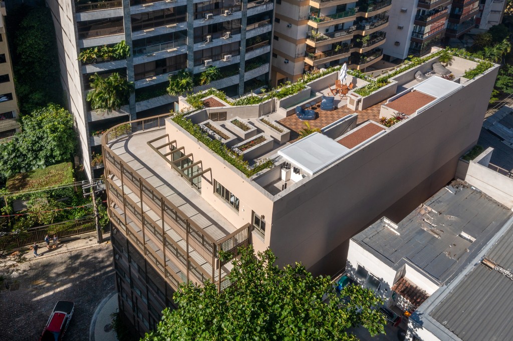 Edifício no Rio de Janeiro explora a essência tupi e a flora do cerrado. Projeto Cité Arquitetura.